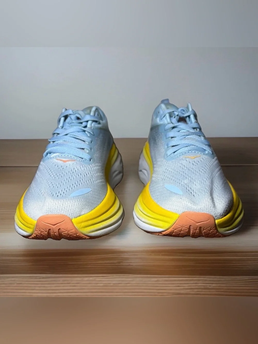 Hoka One One Bondi 8 Running Shoes  • Women’s 8.5B Sky Blue Summer Song Yellow